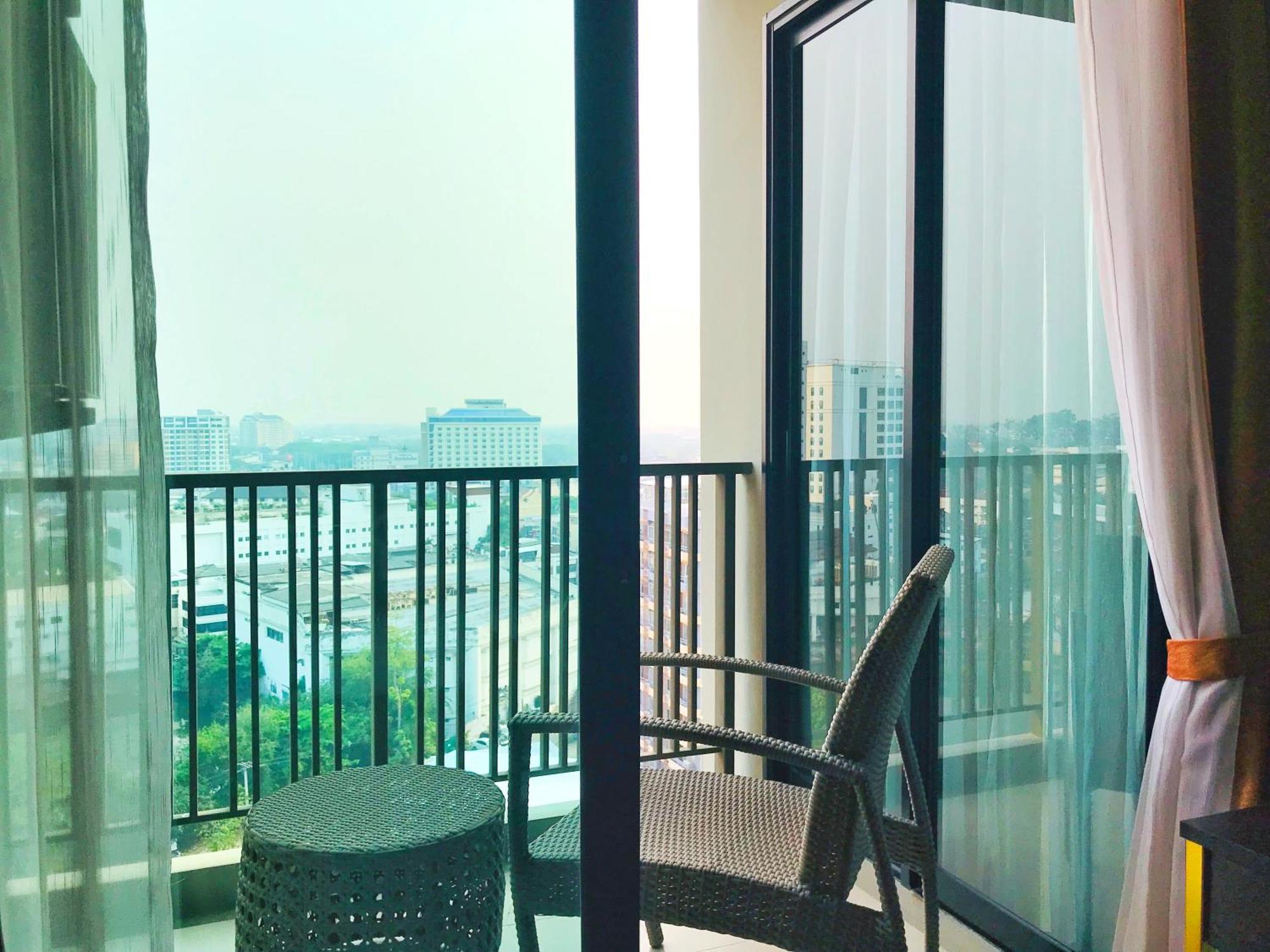 The Astra Suites Chiang Mai Exterior photo