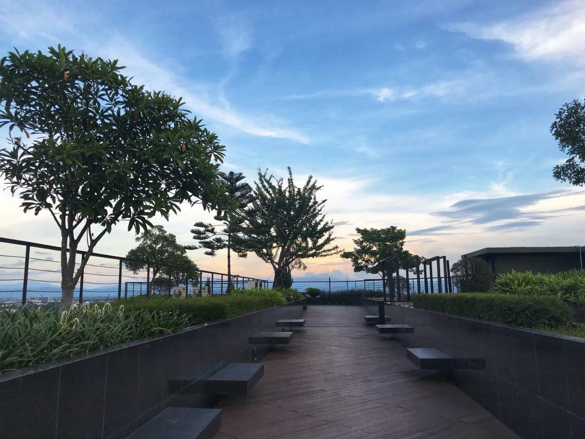 The Astra Suites Chiang Mai Exterior photo